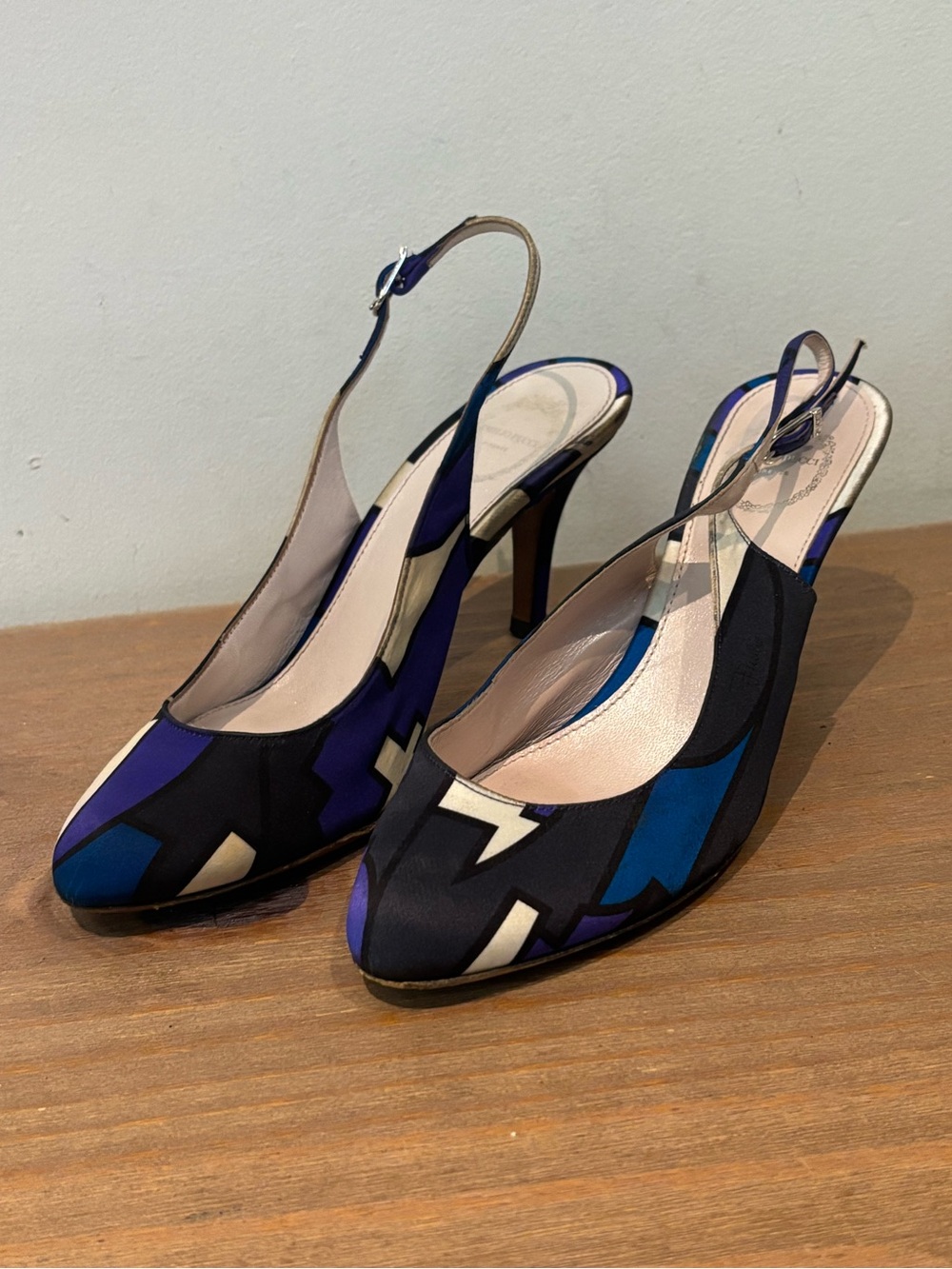 Vintage 90s y2k Emilio Pucci Satin Graphic Print Slingback heel Sandals 5.5 36